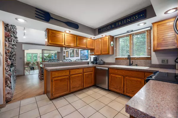 St. Charles, IL 60175,42W697 Bridle CT