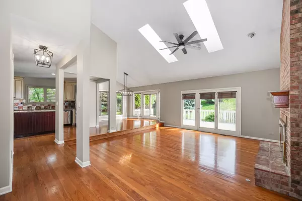 Naperville, IL 60564,4240 Kingshill CIR