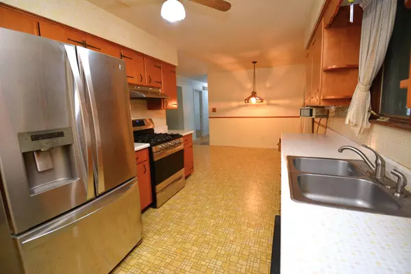 Normal, IL 61761,1003 N Maple ST