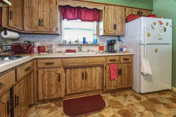 Joliet, IL 60432,2202 Tamarack DR