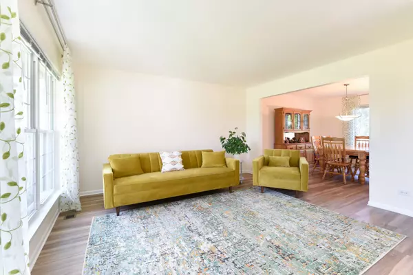 Round Lake, IL 60073,1516 S ABINGTON LN
