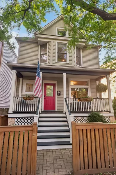 2036 W Cuyler AVE, Chicago, IL 60618