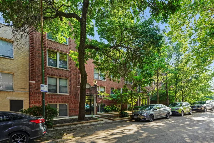 1627 W Columbia AVE #GW, Chicago, IL 60626