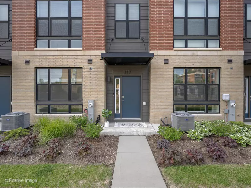 317 Summit CIR, Lombard, IL 60148