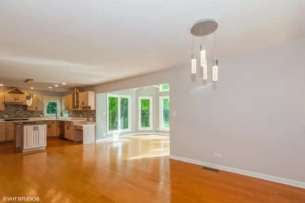 Sugar Grove, IL 60554,954 Black Walnut DR