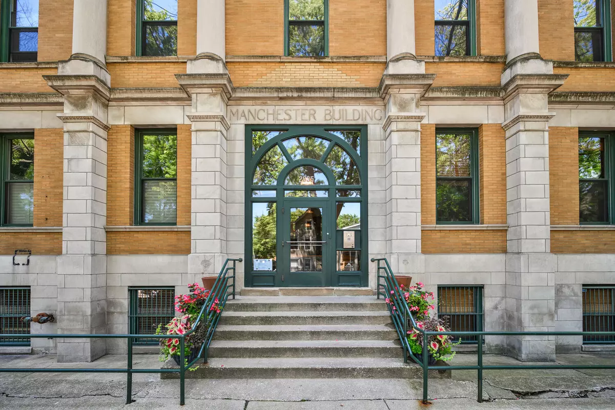 Chicago, IL 60647,2035 W Charleston ST #405