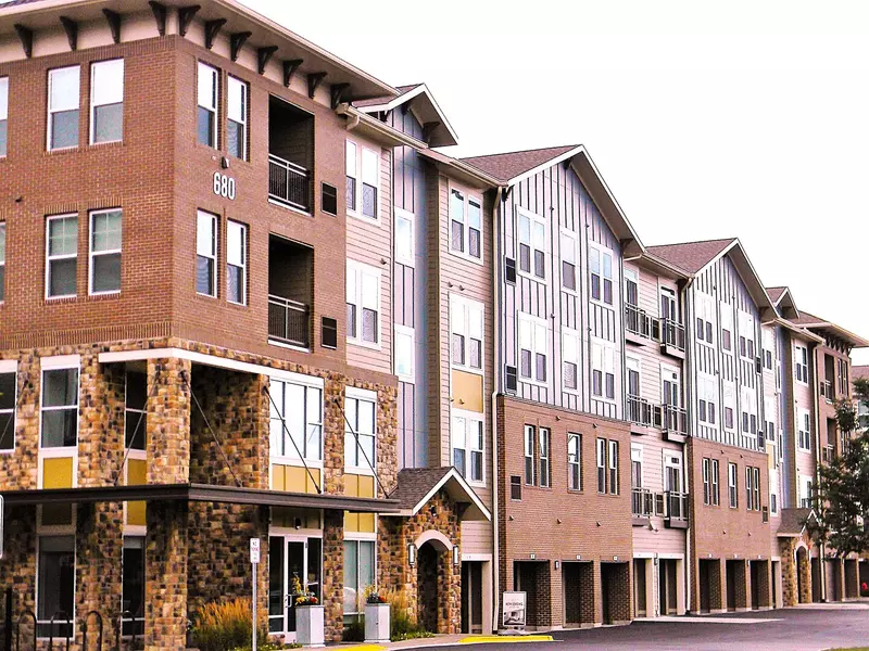 680 E Algonquin RD #1307, Schaumburg, IL 60173