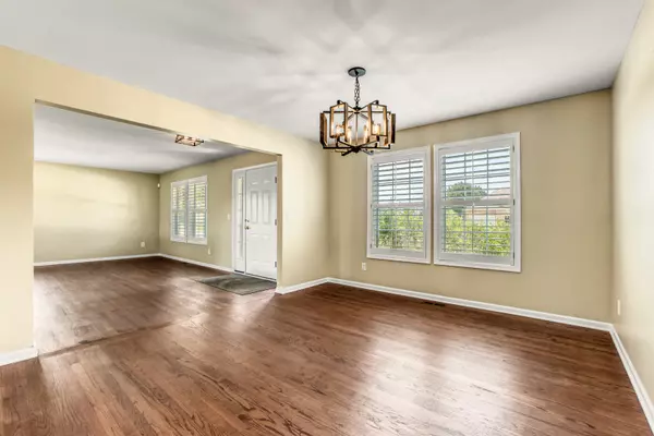 Sycamore, IL 60178,2310 Dean ST