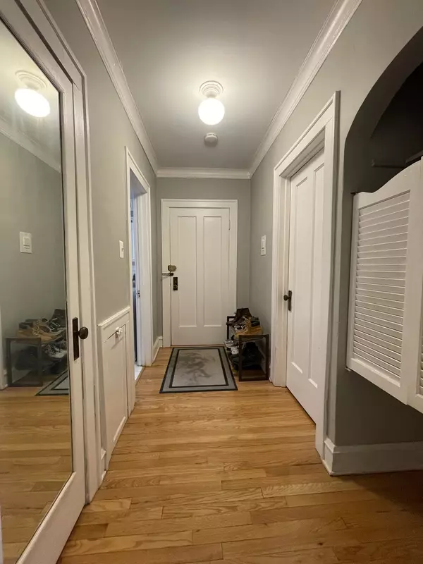 Oak Park, IL 60302,125 Washington BLVD #2