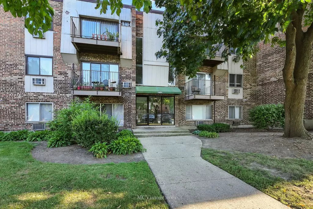 Palatine, IL 60074,1451 Winslowe DR #304