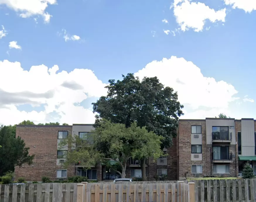Palatine, IL 60074,1451 Winslowe DR #304