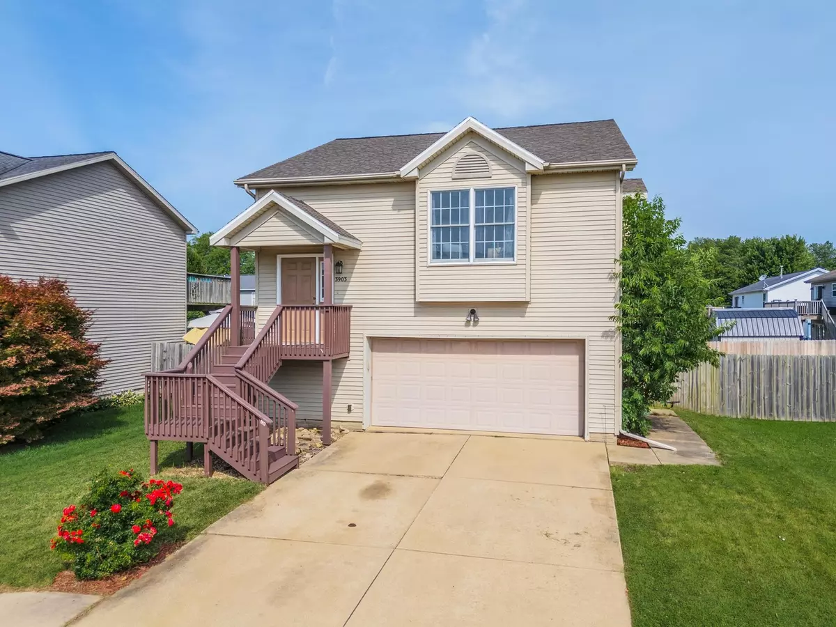Bloomington, IL 61701,3903 Bluebell DR