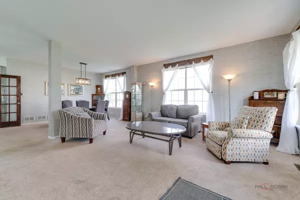Round Lake, IL 60073,337 W Biros LN