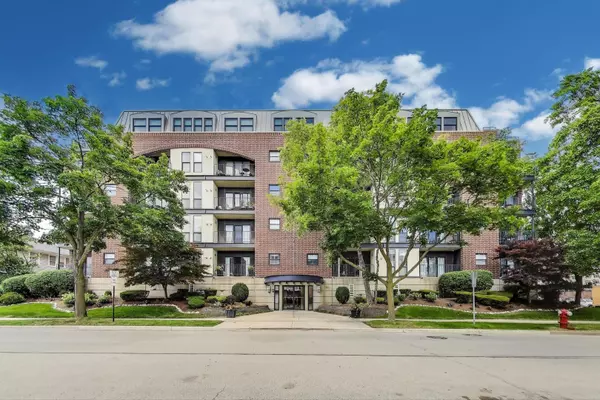110 S Evergreen AVE #4CS, Arlington Heights, IL 60005