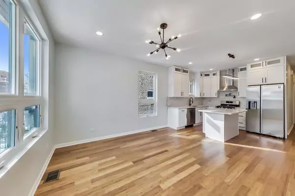 Chicago, IL 60651,1336 N Hamlin AVE #1