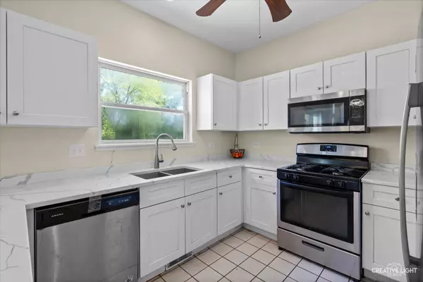 Round Lake, IL 60073,373 Wagonwood RD