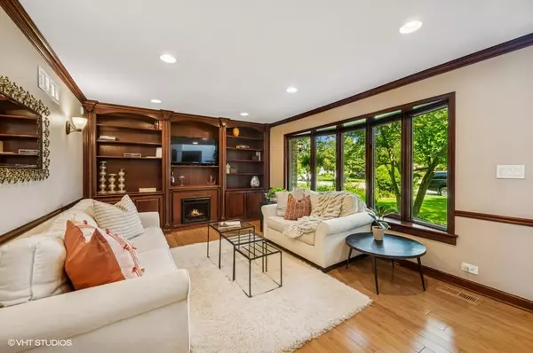 Glenview, IL 60025,3201 Dell PL