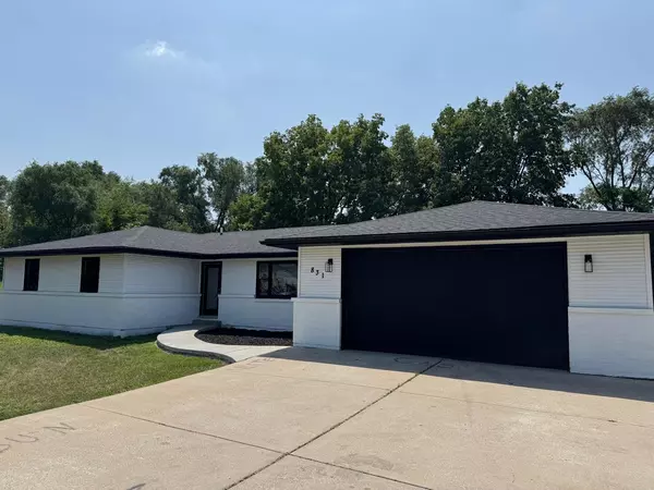 831 Richards ST, Joliet, IL 60433