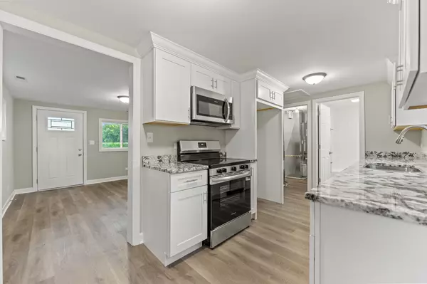 Capron, IL 61012,335 W Grove ST