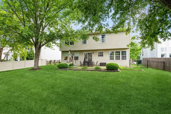 Aurora, IL 60503,2111 Colonial ST