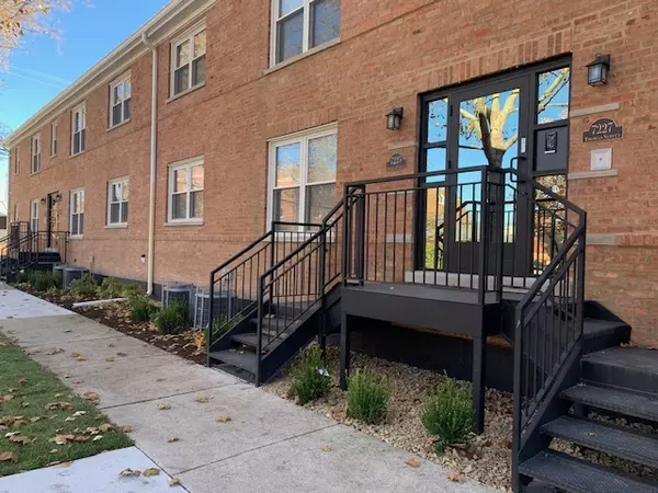 River Forest, IL 60305,7225 Thomas ST #1N