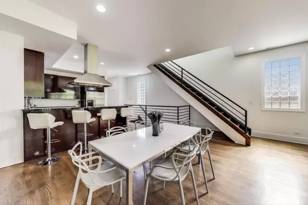 Chicago, IL 60622,1744 W Division ST #2