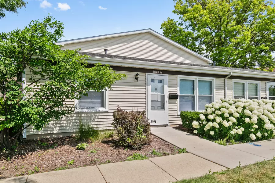7523 Bristol LN #A, Hanover Park, IL 60133