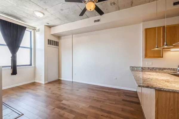 Chicago, IL 60605,1464 S Michigan AVE #1008