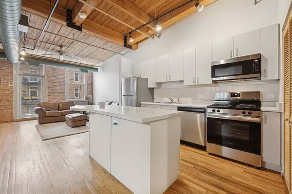 Chicago, IL 60607,420 S Clinton ST #614A