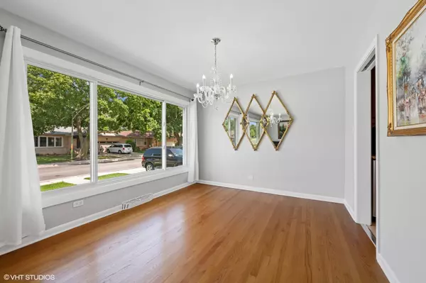 Chicago, IL 60646,5669 N Kerbs AVE
