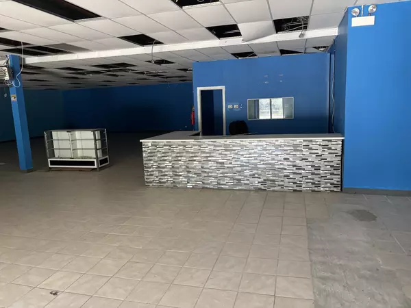 Chicago, IL 60640,4932 N Sheridan RD