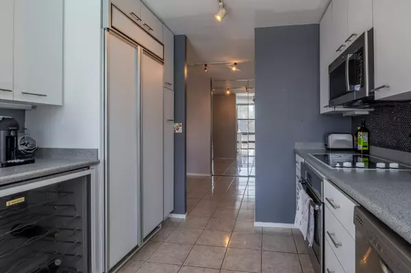 Chicago, IL 60614,1660 N La Salle DR #302