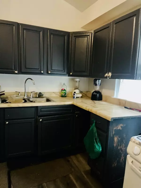 Chicago, IL 60651,3513 W BEACH AVE