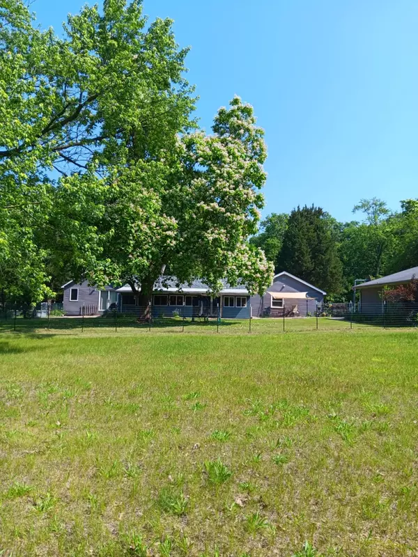 Essex, IL 60935,128 North ST