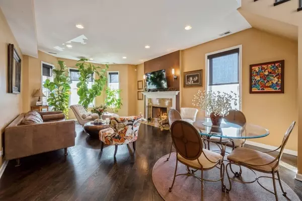 Chicago, IL 60653,4458 S Greenwood AVE #3W