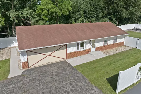 2912 Grove LN, Cary, IL 60013