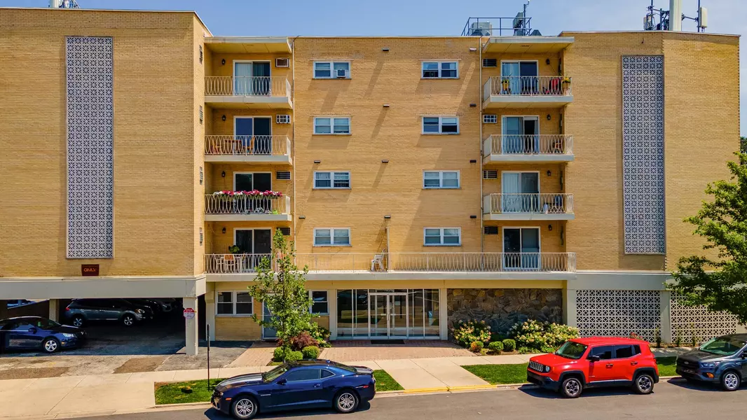 7929 W Grand AVE #404, Elmwood Park, IL 60707