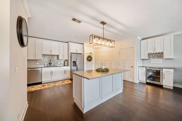 Downers Grove, IL 60515,965 Rogers ST #402