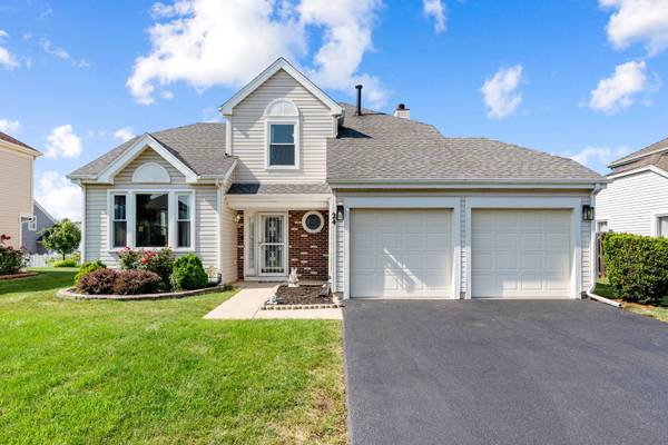 24 Fillmore LN, Streamwood, IL 60107