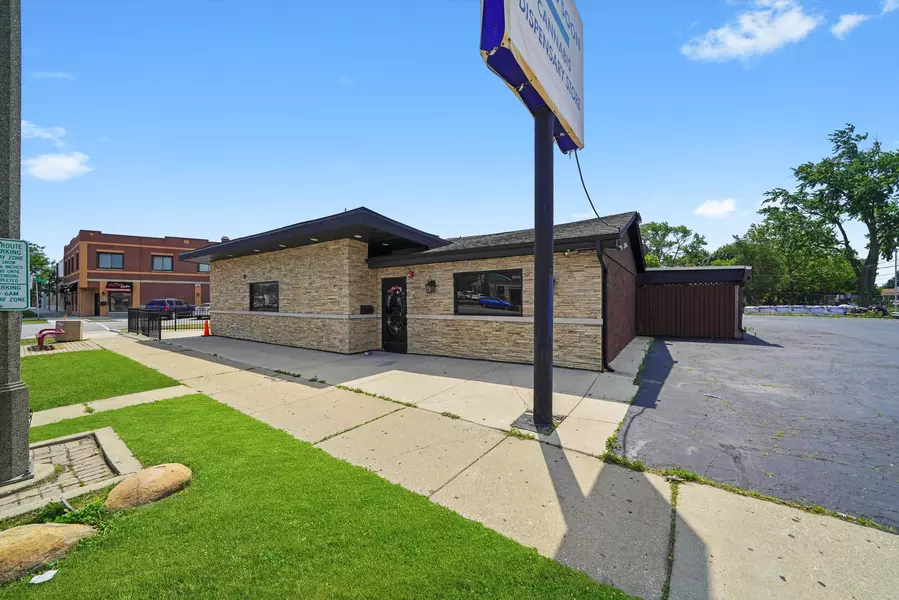 6300 Ogden AVE, Berwyn, IL 60402
