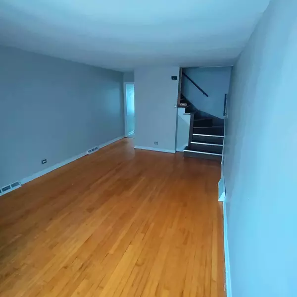 Chicago, IL 60649,2430 E 73rd ST