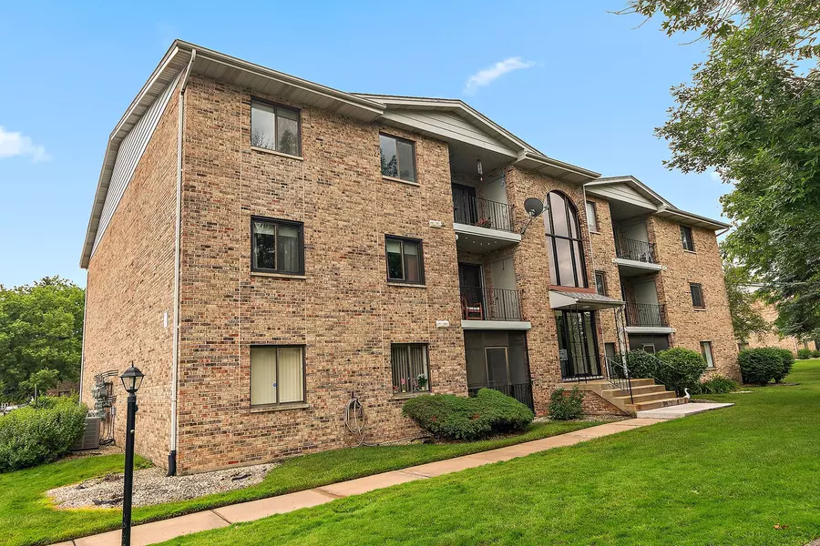 13248 W Circle Drive Pkwy #407, Crestwood, IL 60418