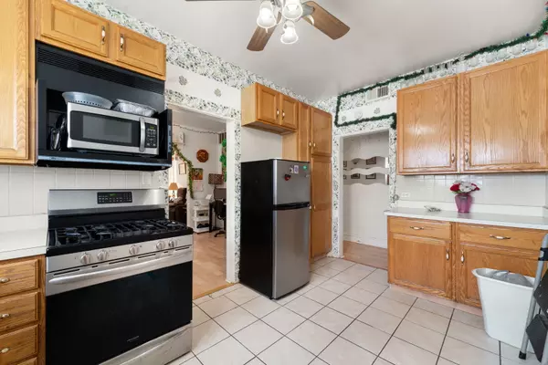Summit, IL 60501,6021 S Archer RD