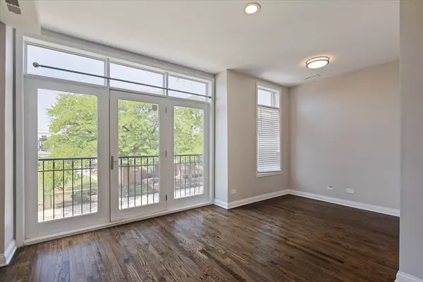 Chicago, IL 60653,4541 S Evans AVE #2