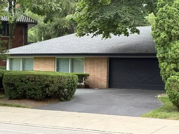 1315 Sheridan RD, Wilmette, IL 60091