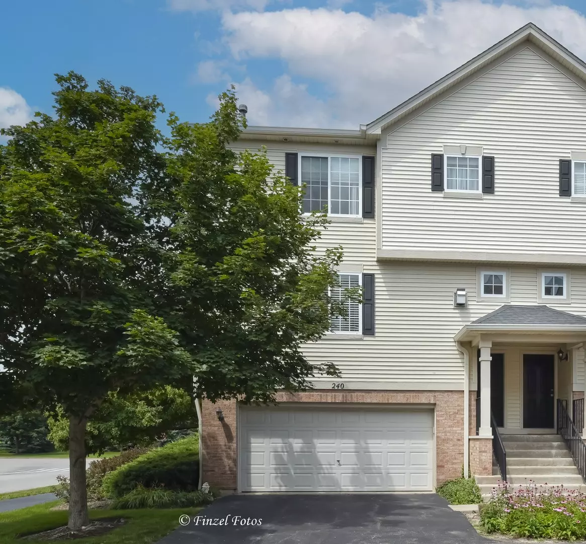 Gilberts, IL 60136,240 Evergreen CIR #240