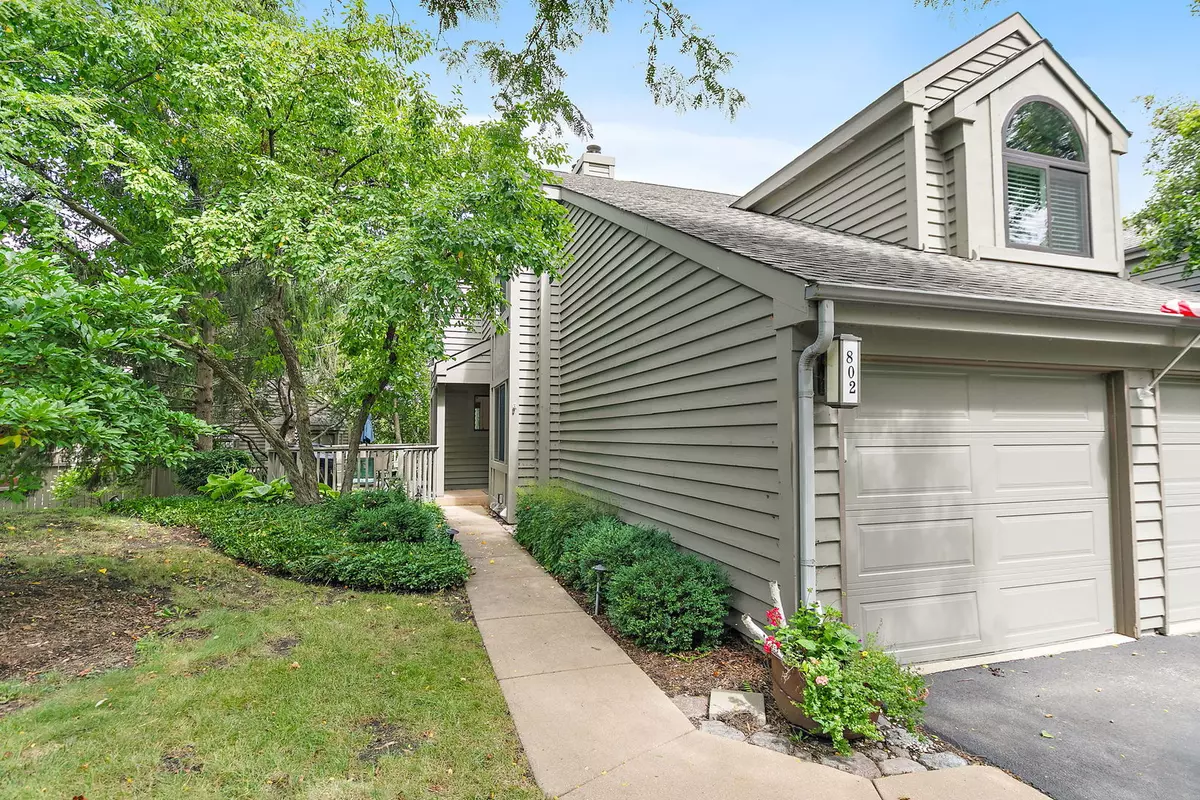 Lake Barrington, IL 60010,802 Golf LN #994