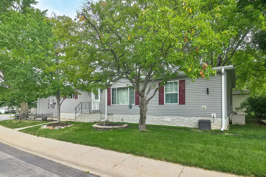 375 Elder LN, Belvidere, IL 61008