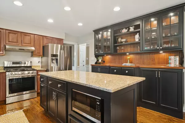 Barrington, IL 60010,870 Georgetowne LN