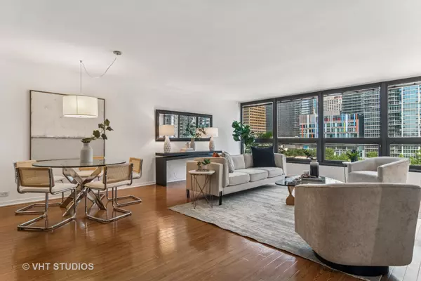 Chicago, IL 60610,360 E RANDOLPH ST #407